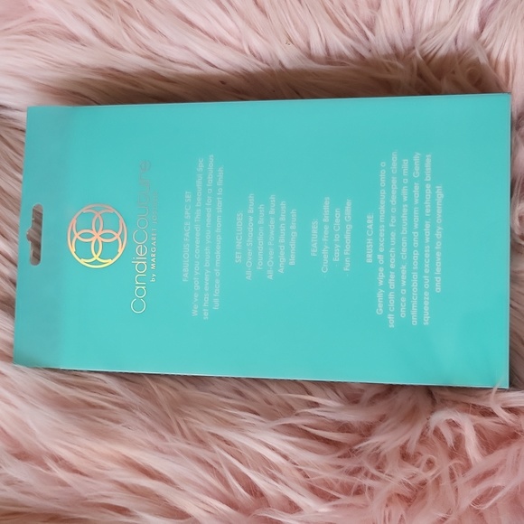 Brand New CANDIE COUTURE 5 PC. FABULOUS FACE BRUSH SET - Picture 2 of 4